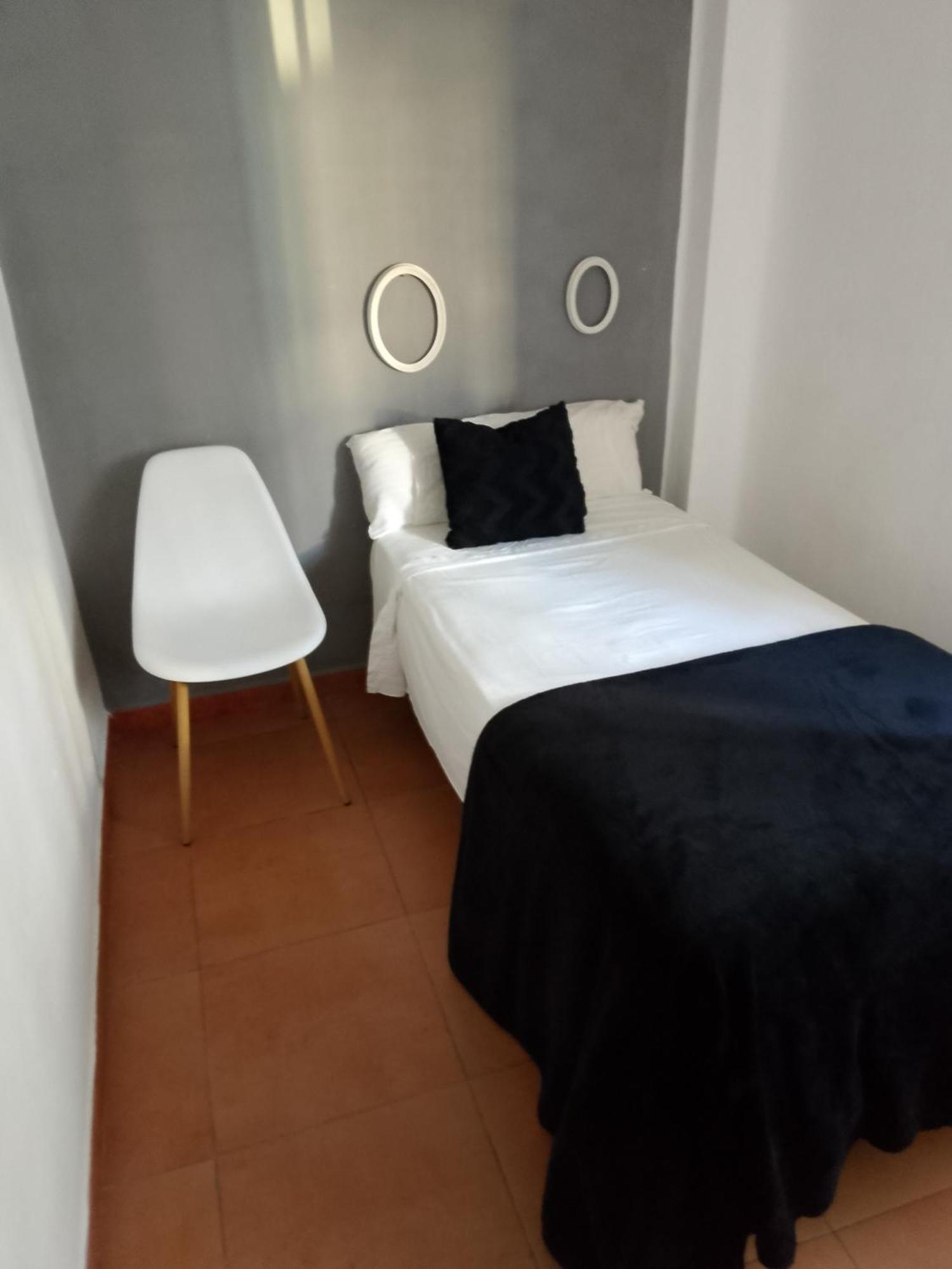 Ferienwohnung Santa Justa Sevilla Zimmer foto